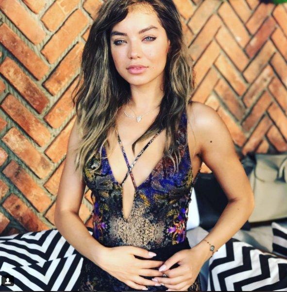 Buse Narcı göz rengini kalıcı olarak değiştirdi 