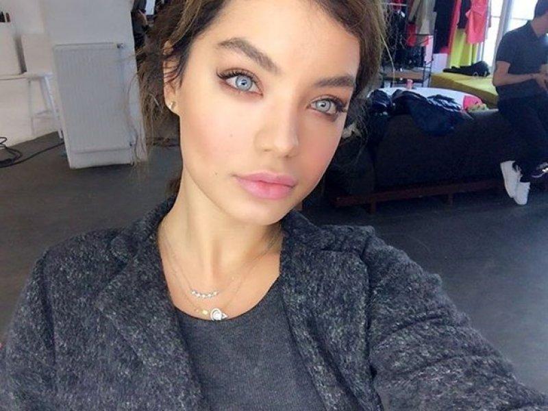 Buse Narcı göz rengini kalıcı olarak değiştirdi 