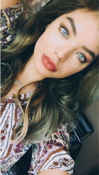 Buse Narcı göz rengini kalıcı olarak değiştirdi 