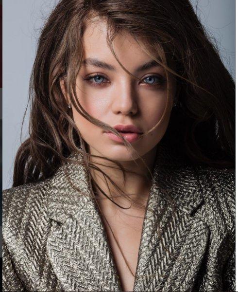 Buse Narcı göz rengini kalıcı olarak değiştirdi 