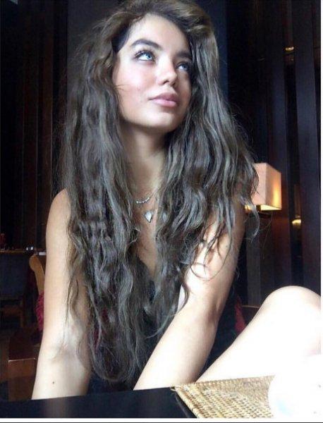 Buse Narcı göz rengini kalıcı olarak değiştirdi 