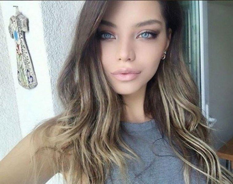 Buse Narcı göz rengini kalıcı olarak değiştirdi 