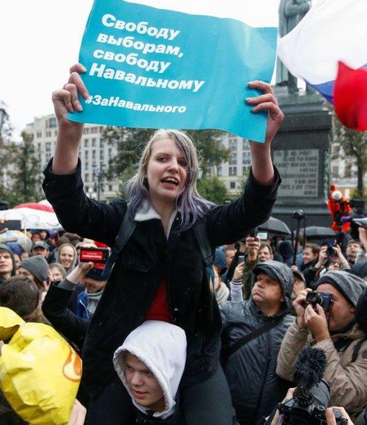 Putin'e protestolu doğum günü kutlaması