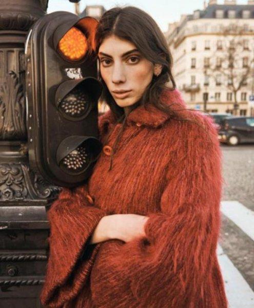 Manken Öykü Baştaş'tan takipçisine sert cevap 