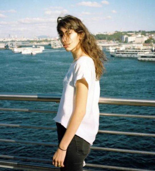 Manken Öykü Baştaş'tan takipçisine sert cevap 