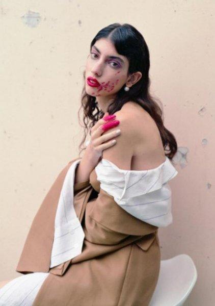 Manken Öykü Baştaş'tan takipçisine sert cevap 