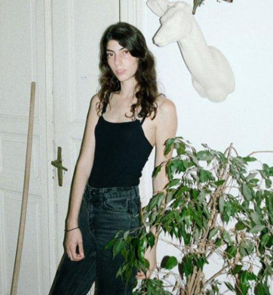 Manken Öykü Baştaş'tan takipçisine sert cevap 