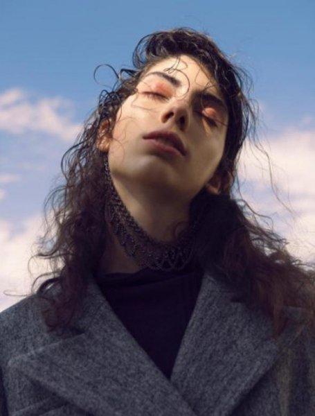 Manken Öykü Baştaş'tan takipçisine sert cevap 