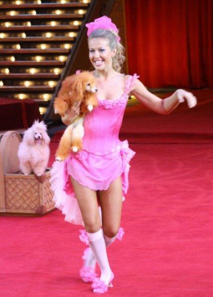 Rusya'nın Paris Hilton'u Putin'e rakip oldu