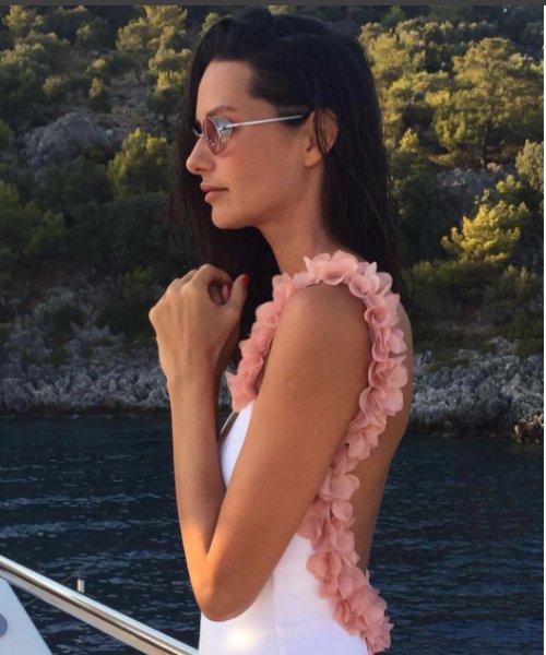 Yasemin Özilhan da estetik yaptıran ünlülerden 