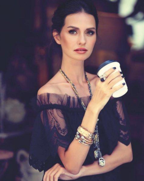 Yasemin Özilhan da estetik yaptıran ünlülerden 