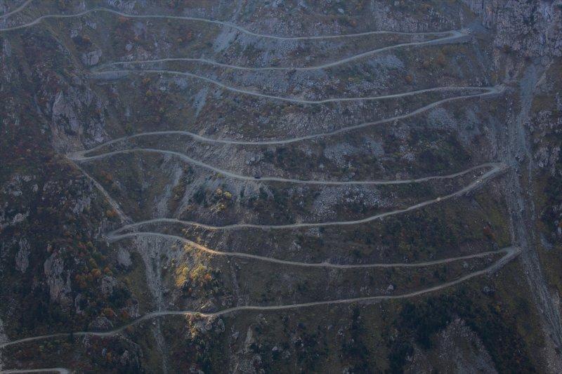 Dünyanın en tehlikeli yolu Derebaşı Virajları