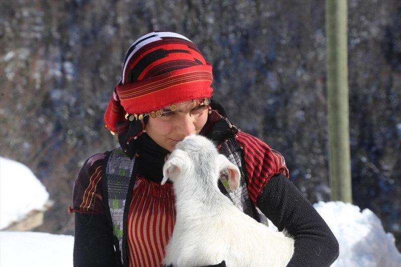 Rizeli kız Hamdu Sena Bilgin Cumhurbaşkanın özel davetlisi oldu