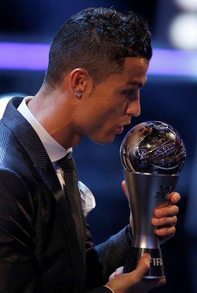 FIFA Yılın Futbolcusu Ödülü Ronaldo'nun oldu