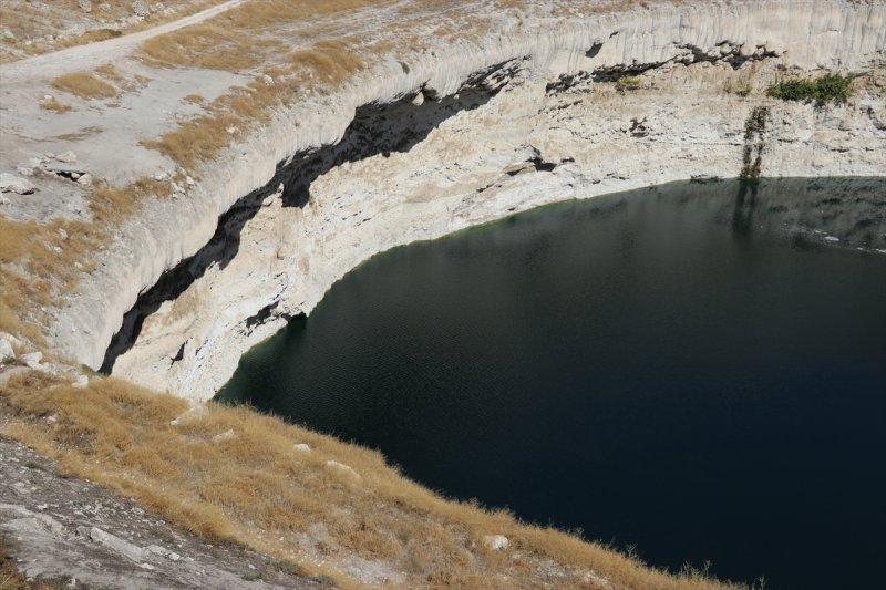 Karapınar'da bir yılda 9 obruk oluştu
