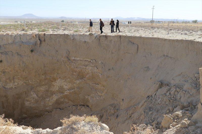 Karapınar'da bir yılda 9 obruk oluştu