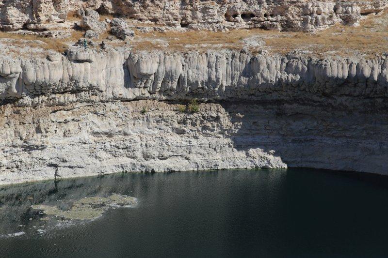 Karapınar'da bir yılda 9 obruk oluştu