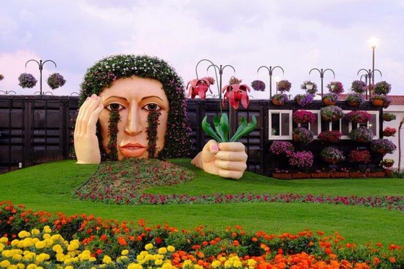 Dünyanın en büyük çiçek bahçesi