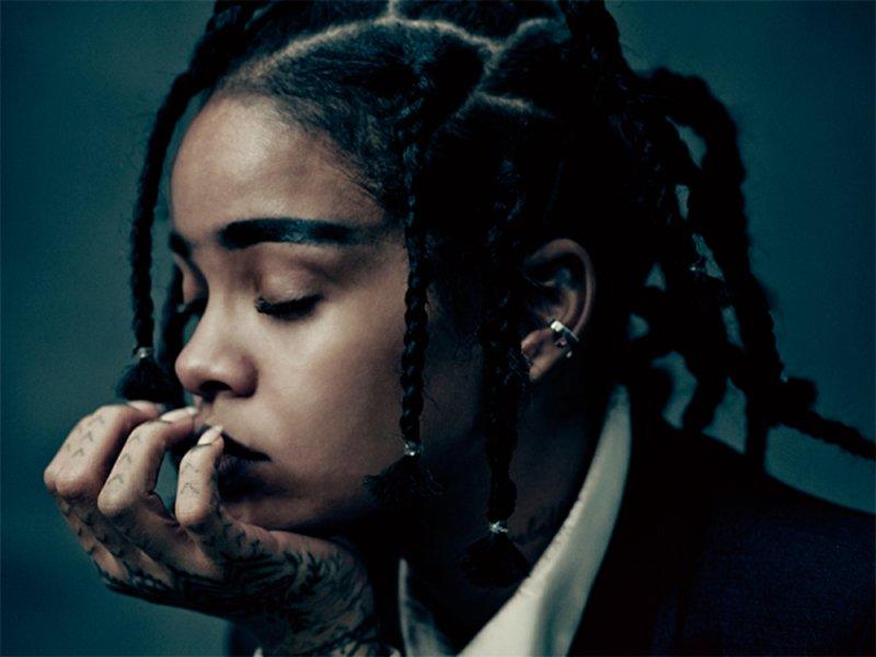 Rihanna'dan Mısır Kraliçesi Nefertiti pozu 