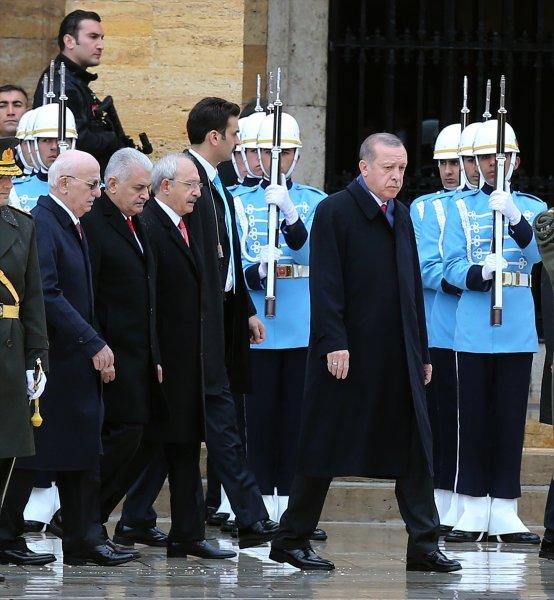Devlet erkanı Anıtkabir'de