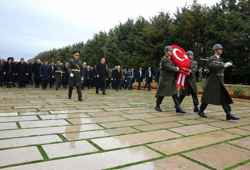 Devlet erkanı Anıtkabir'de