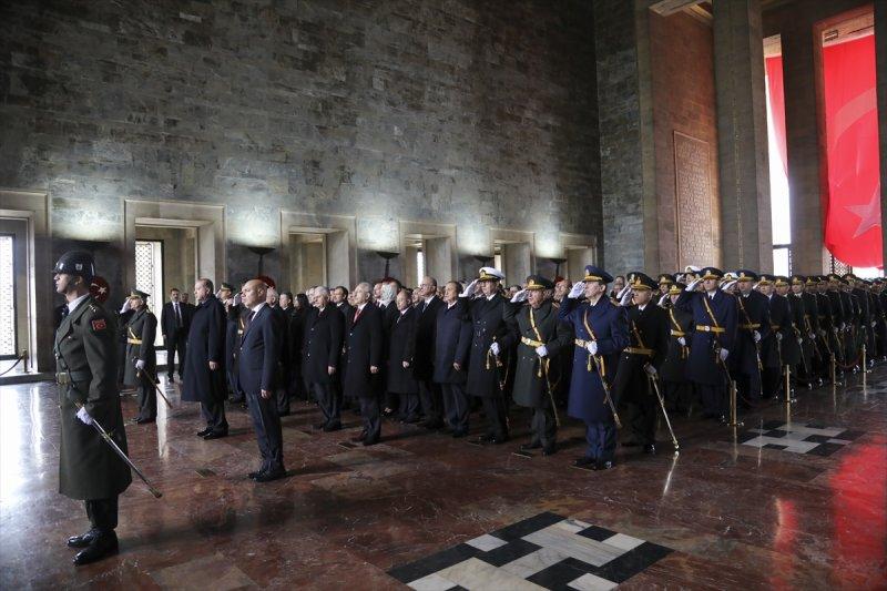 Devlet erkanı Anıtkabir'de