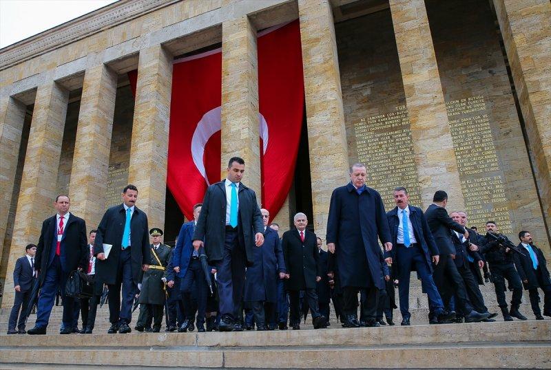 Devlet erkanı Anıtkabir'de