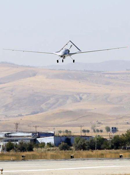 Jandarma İHA'larla teröristlere göz açtırmıyor