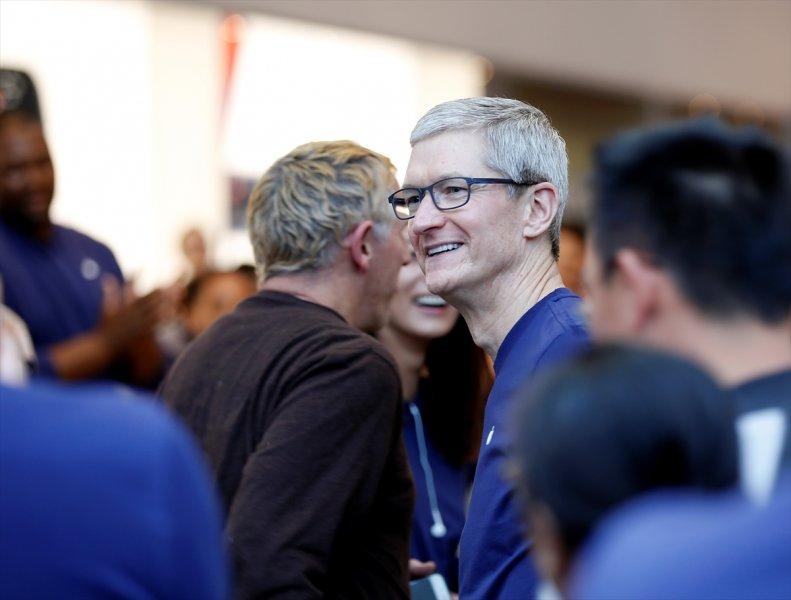 ABD'de iPhone X satışta