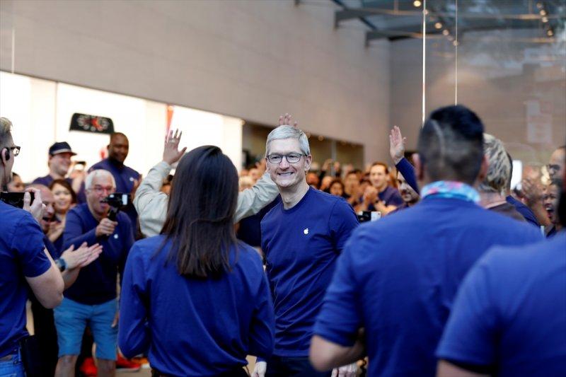 ABD'de iPhone X satışta