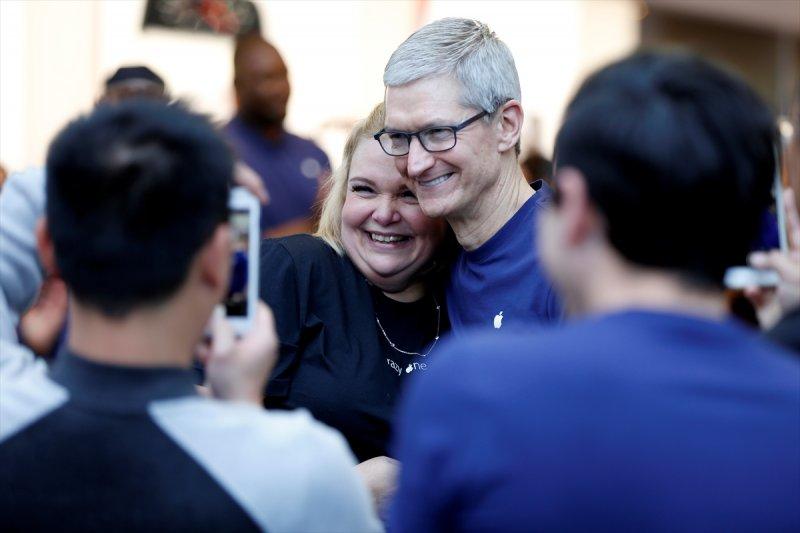 ABD'de iPhone X satışta