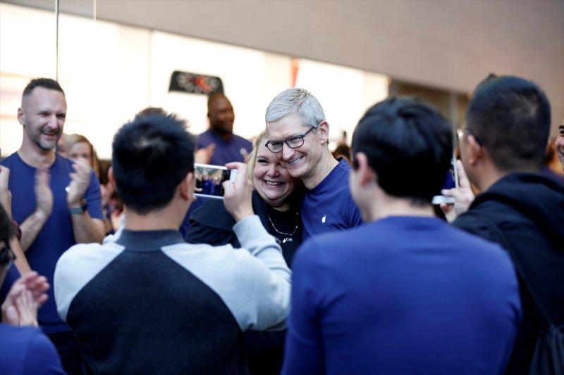 ABD'de iPhone X satışta