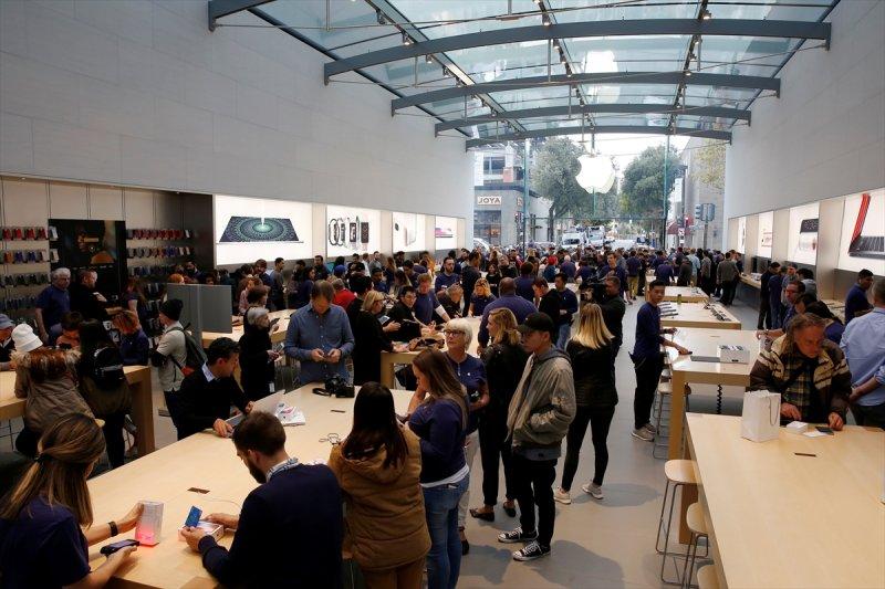 ABD'de iPhone X satışta