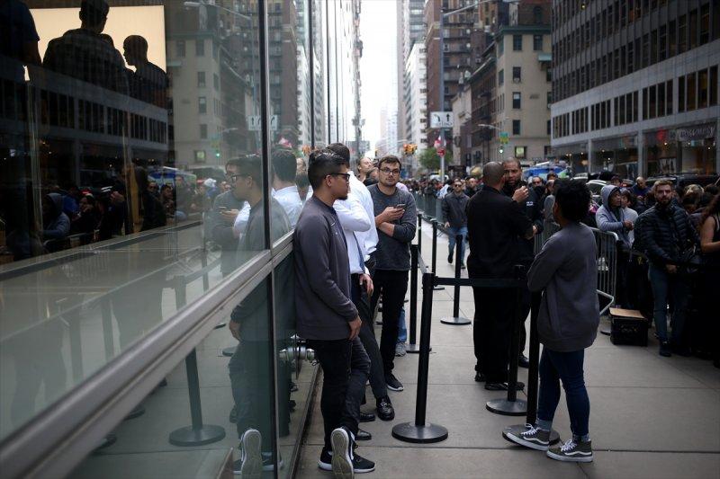 ABD'de iPhone X satışta