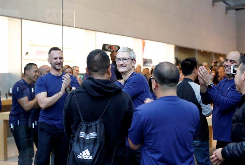 ABD'de iPhone X satışta