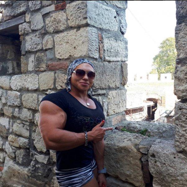 Rusya'nın en kaslı kadını