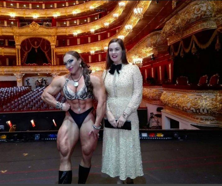 Rusya'nın en kaslı kadını