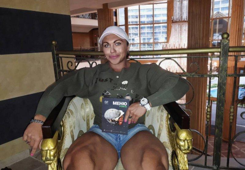 Rusya'nın en kaslı kadını