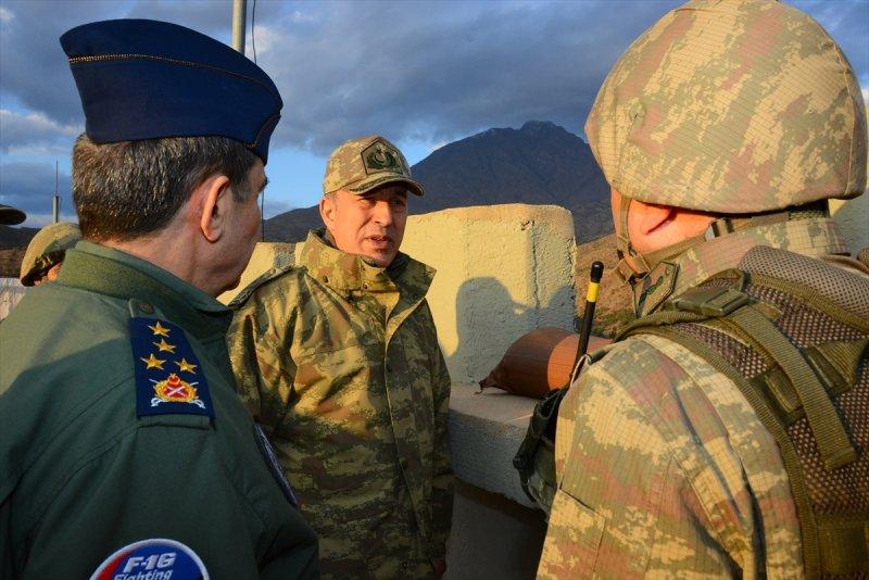 Hulusi Akar Hakkari'de