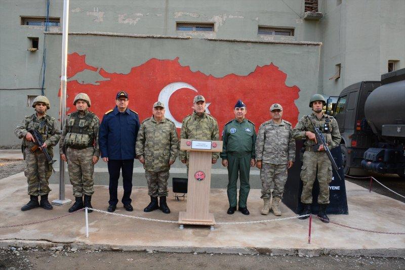 Hulusi Akar Hakkari'de