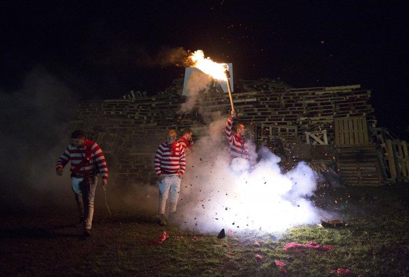 400 yıllık 'Şenlik Ateşi' festivali renkli görüntülere sahne oldu