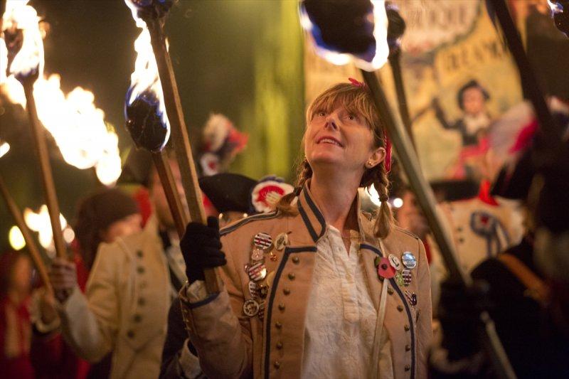 400 yıllık 'Şenlik Ateşi' festivali renkli görüntülere sahne oldu