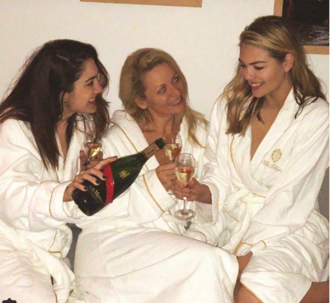 Ünlü manken Kate Upton dünya evine girdi 