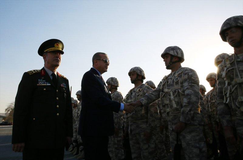 Cumhurbaşkanı Erdoğan Katar'daki Türk birliğinde