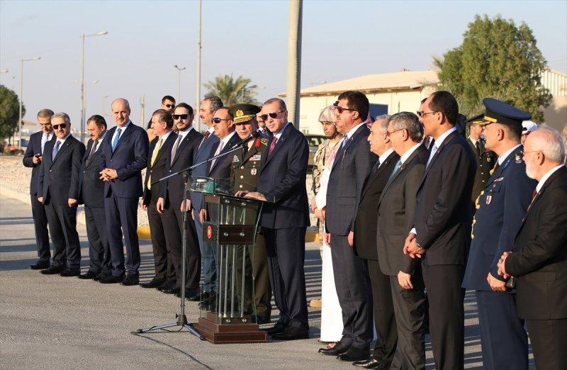 Cumhurbaşkanı Erdoğan Katar'daki Türk birliğinde