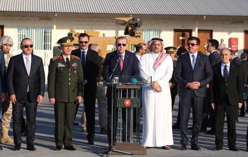 Cumhurbaşkanı Erdoğan Katar'daki Türk birliğinde