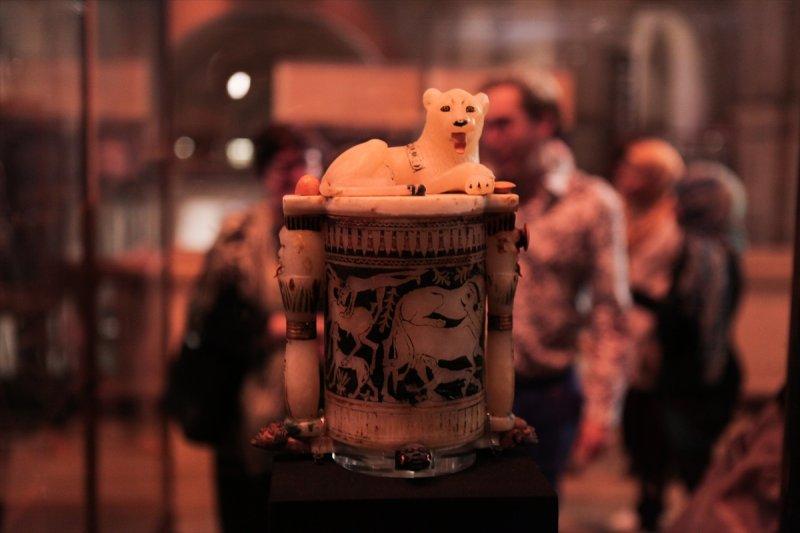 Mısır firavunu Tutankhamun'un altın koleksiyonu sergide