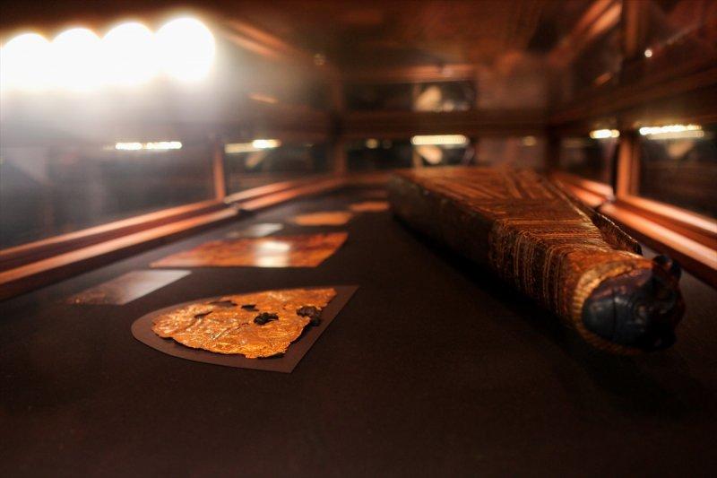 Mısır firavunu Tutankhamun'un altın koleksiyonu sergide