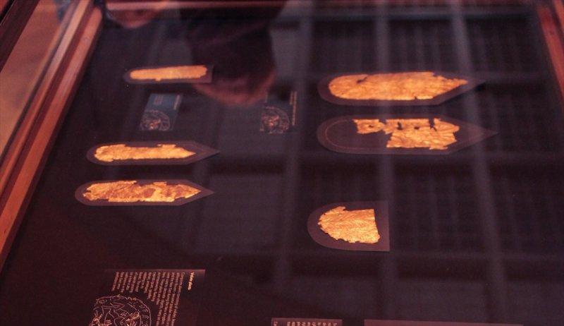 Mısır firavunu Tutankhamun'un altın koleksiyonu sergide