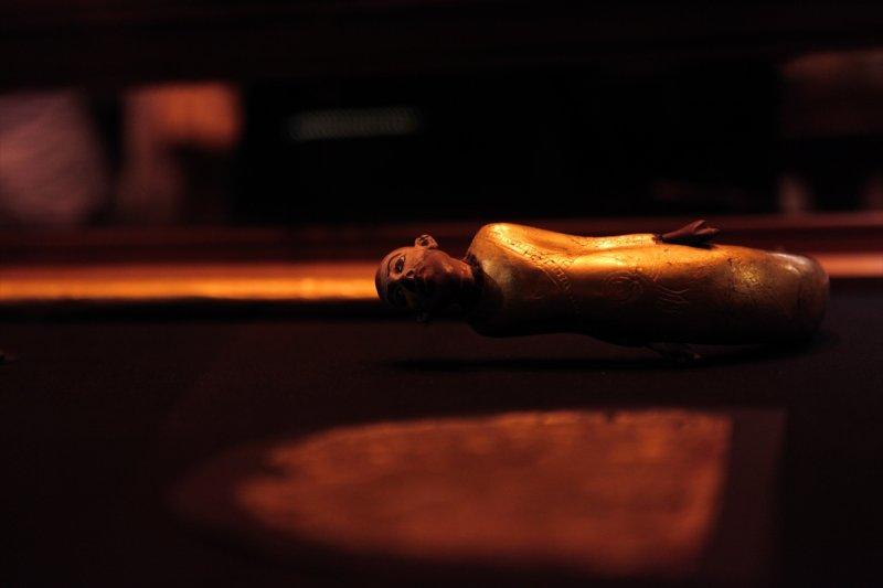 Mısır firavunu Tutankhamun'un altın koleksiyonu sergide